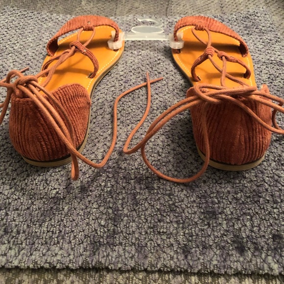 ❗️3 for $15❗️American Eagle sandals - Picture 4 of 6